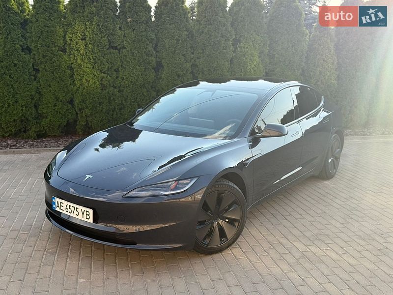 Седан Tesla Model 3 2024 в Днепре