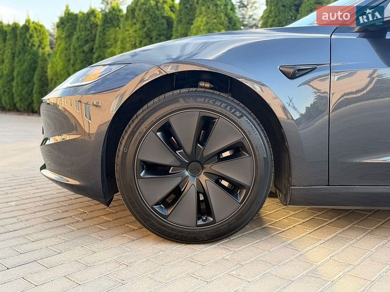 Седан Tesla Model 3 2024 в Днепре