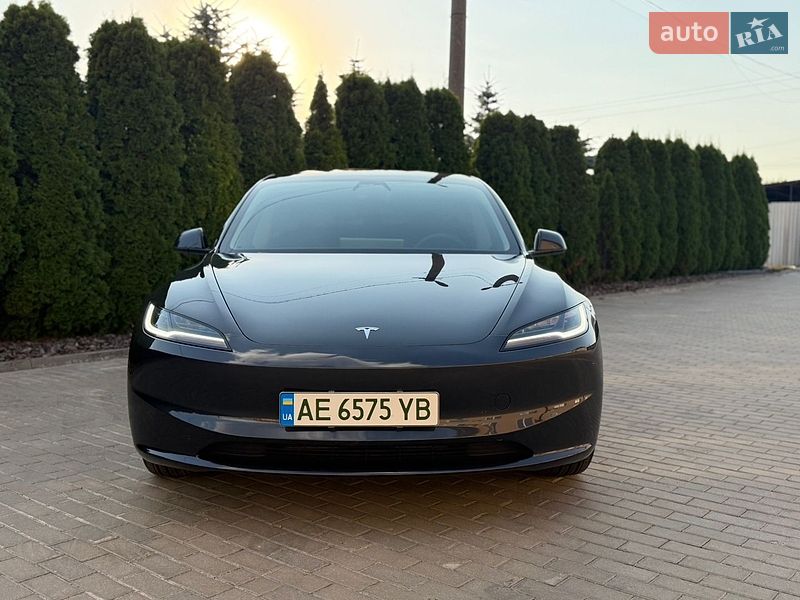 Седан Tesla Model 3 2024 в Днепре
