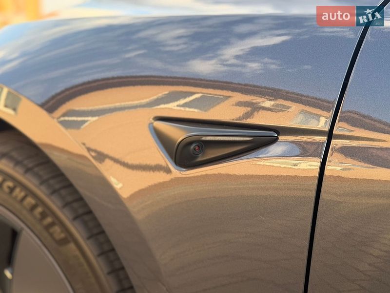 Седан Tesla Model 3 2024 в Днепре
