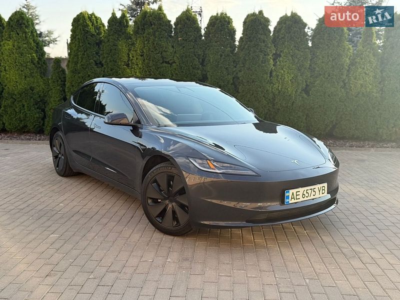 Седан Tesla Model 3 2024 в Днепре