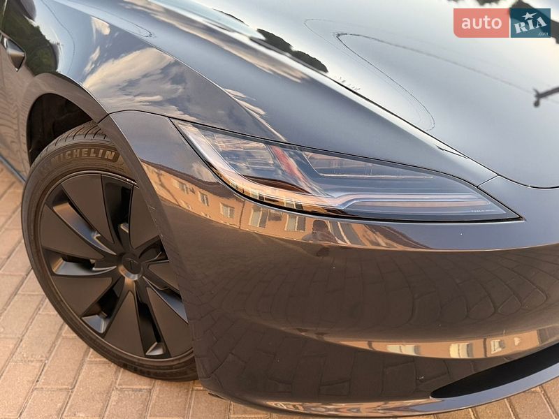 Седан Tesla Model 3 2024 в Днепре
