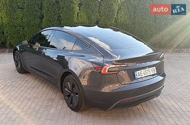 Седан Tesla Model 3 2024 в Днепре
