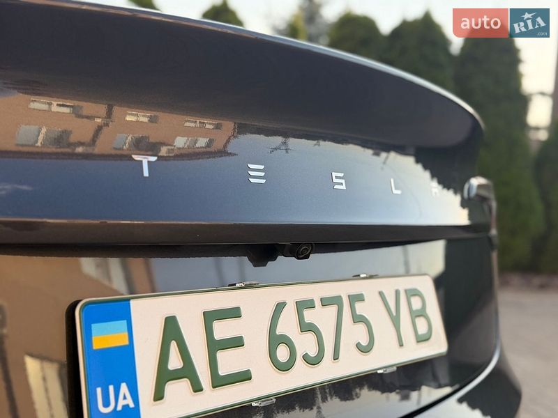 Седан Tesla Model 3 2024 в Днепре