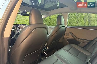 Седан Tesla Model 3 2024 в Днепре