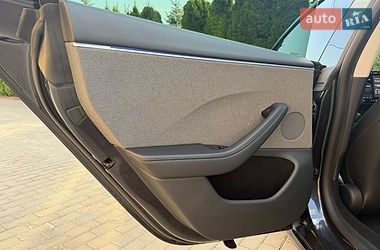 Седан Tesla Model 3 2024 в Днепре