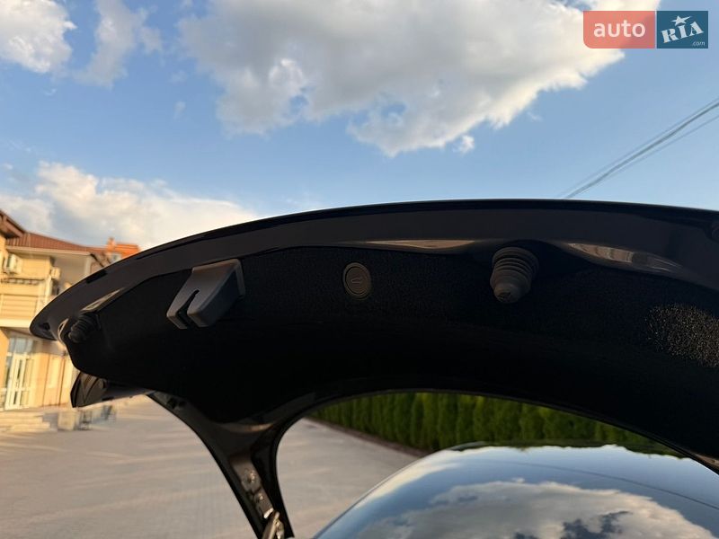 Седан Tesla Model 3 2024 в Днепре