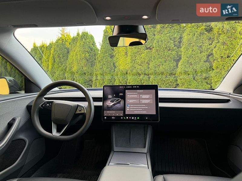 Седан Tesla Model 3 2024 в Днепре