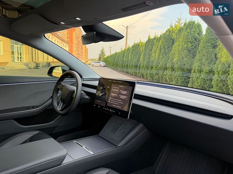 Седан Tesla Model 3 2024 в Днепре