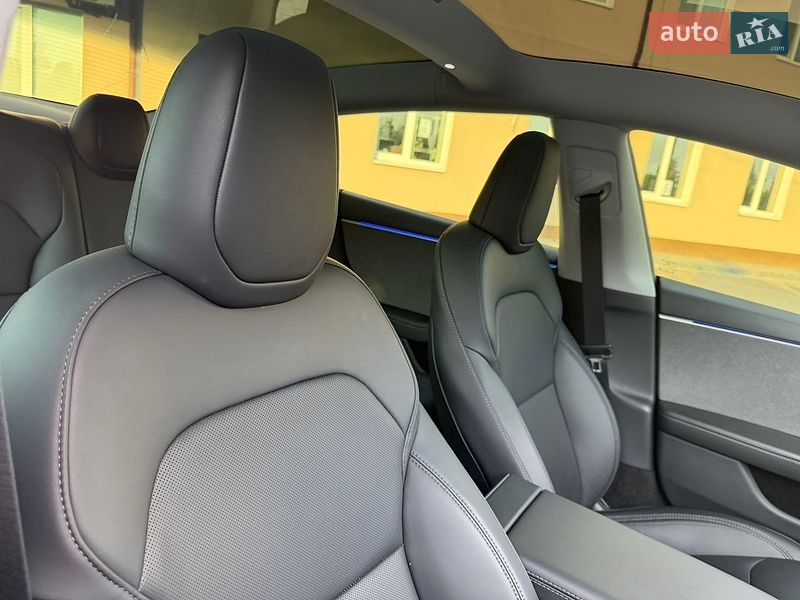 Седан Tesla Model 3 2024 в Днепре