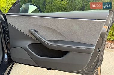 Седан Tesla Model 3 2024 в Днепре