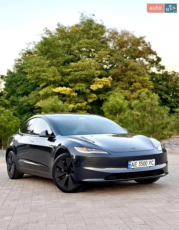 2025 Tesla Model 3 - мініатюра 4
