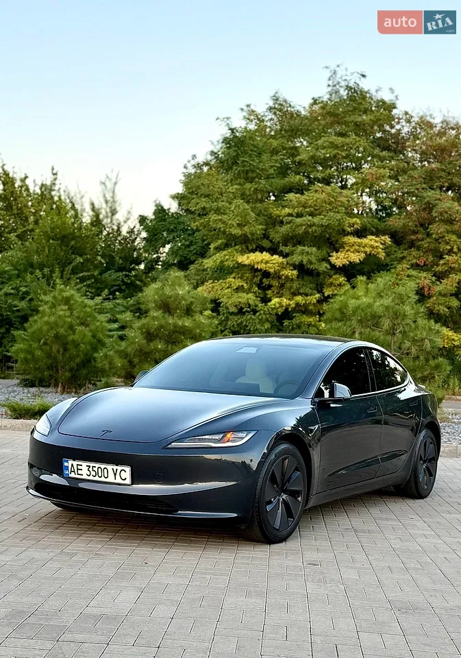 2025 Tesla Model 3 - мініатюра 3