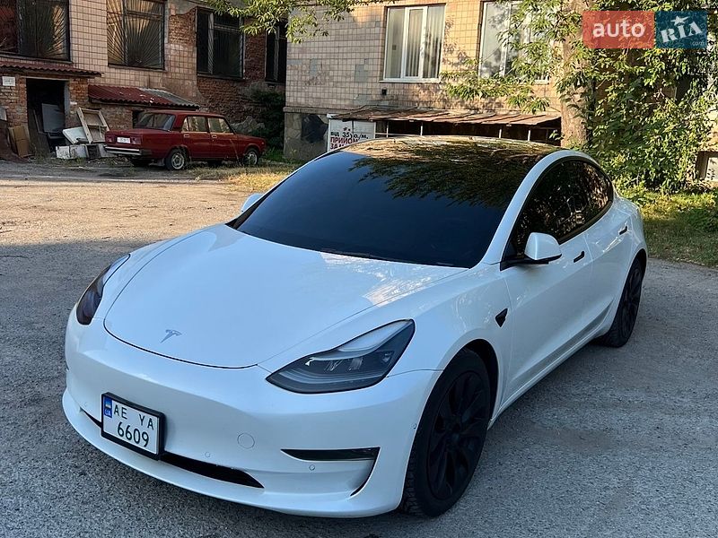 Tesla Model 3 2022