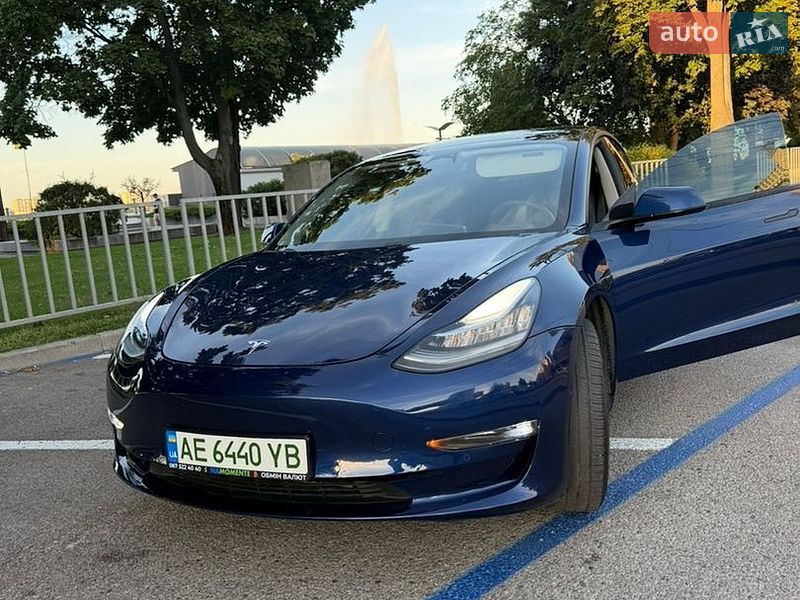 Tesla Model 3 2020