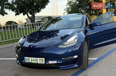 Tesla Model 3  2020