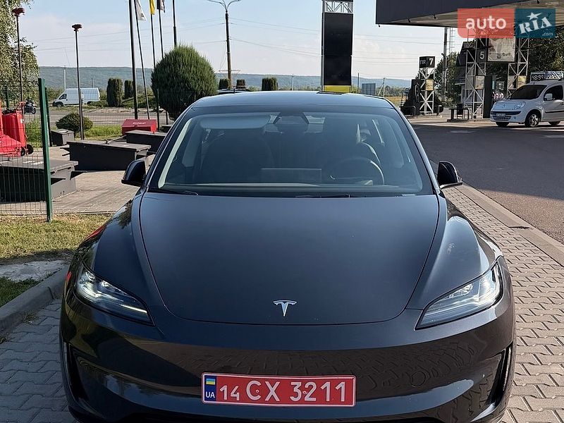Tesla Model 3 2025