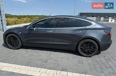 Tesla Model 3 2018