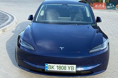 Седан Tesla Model 3 2024 в Киеве