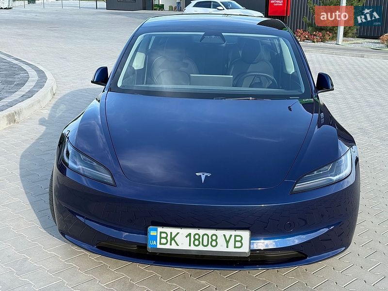 Седан Tesla Model 3 2024 в Киеве