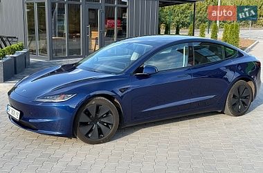 Седан Tesla Model 3 2024 в Киеве