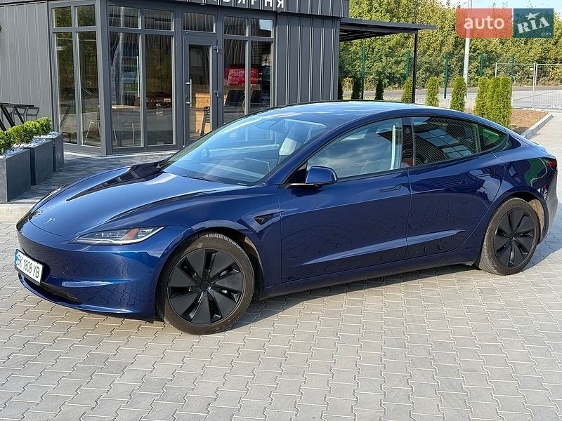 Седан Tesla Model 3 2024 в Киеве