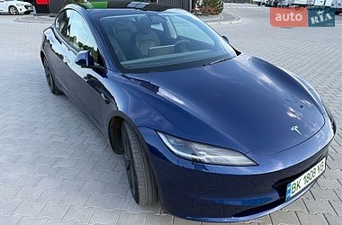 Седан Tesla Model 3 2024 в Киеве