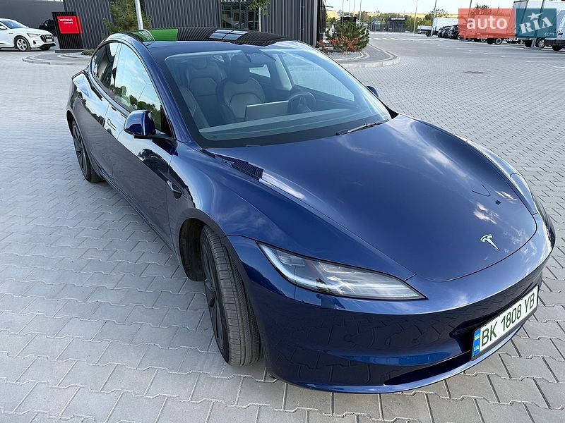 Седан Tesla Model 3 2024 в Киеве