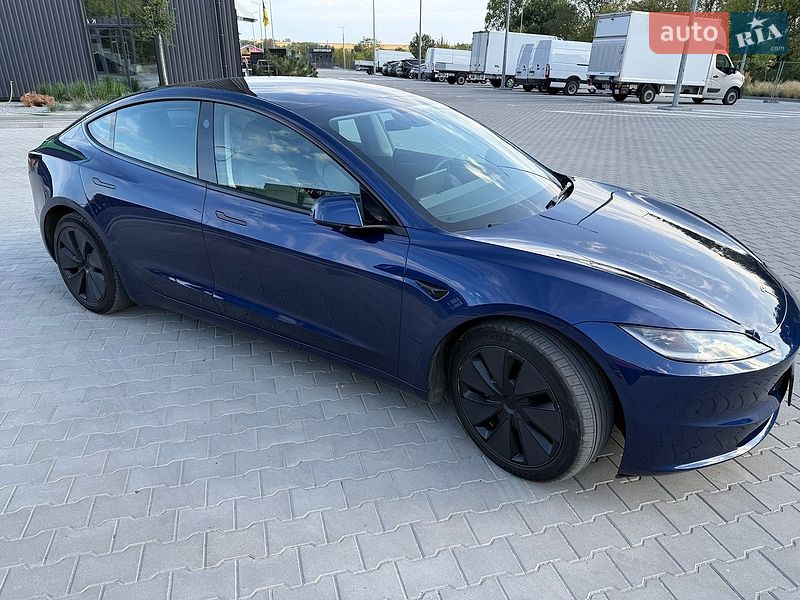 Седан Tesla Model 3 2024 в Киеве