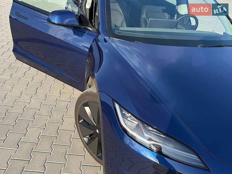 Седан Tesla Model 3 2024 в Киеве