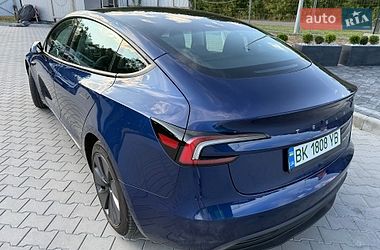 Седан Tesla Model 3 2024 в Киеве
