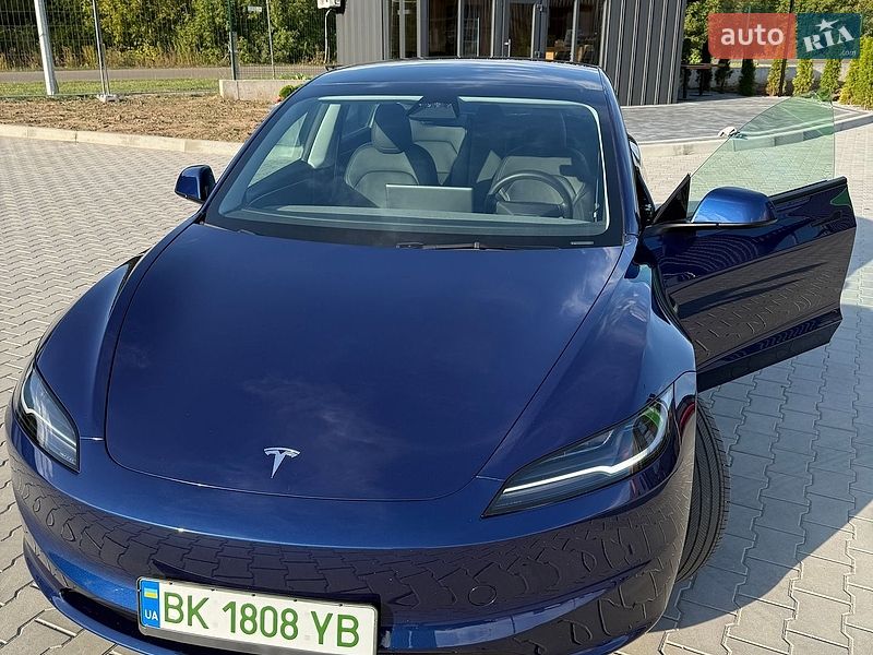 Седан Tesla Model 3 2024 в Киеве