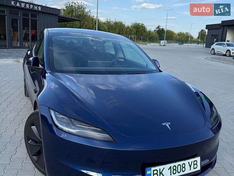 Седан Tesla Model 3 2024 в Киеве