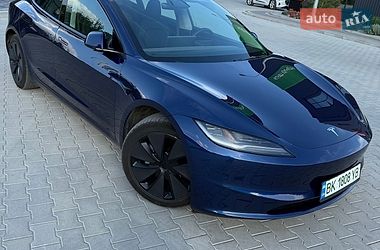 Седан Tesla Model 3 2024 в Киеве