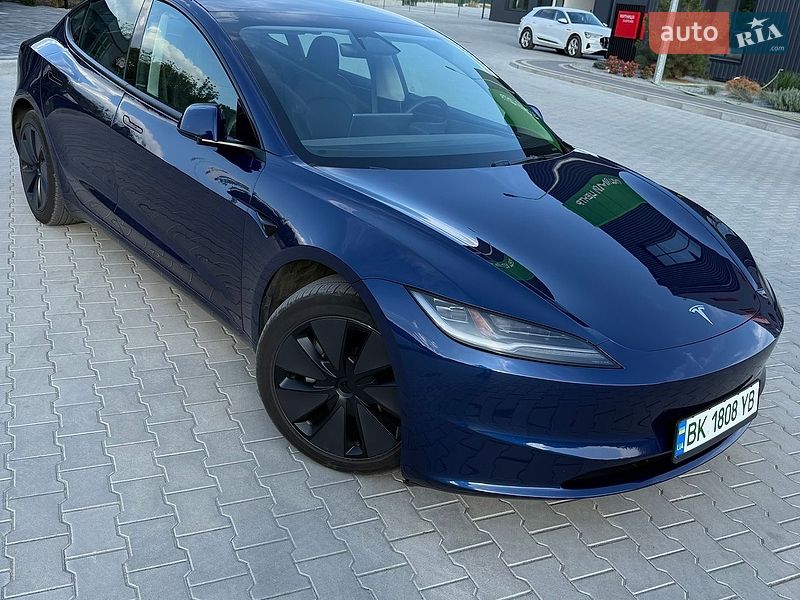 Седан Tesla Model 3 2024 в Киеве