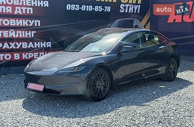 Tesla Model 3  2025
