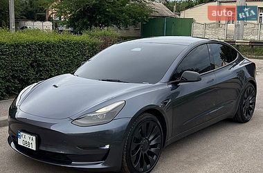 Tesla Model 3  2023