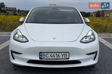 Седан Tesla Model 3 2021 в Львові