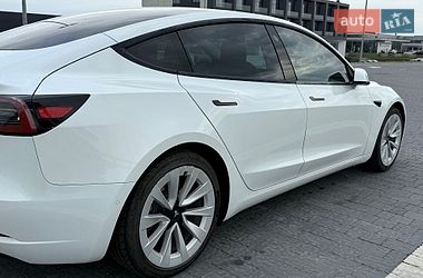 Седан Tesla Model 3 2021 в Львові