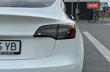 Седан Tesla Model 3 2021 в Львові