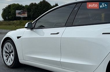 Седан Tesla Model 3 2021 в Львові