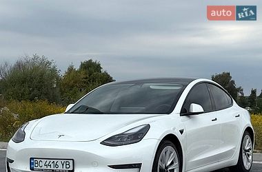 Седан Tesla Model 3 2021 в Львові