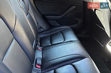 Седан Tesla Model 3 2021 в Львові