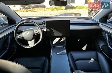 Седан Tesla Model 3 2021 в Львові