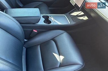 Седан Tesla Model 3 2021 в Львові