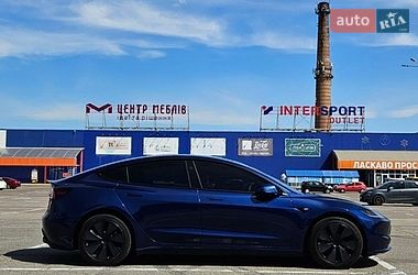 Седан Tesla Model 3 2024 в Львове