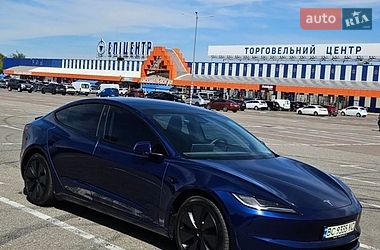 Седан Tesla Model 3 2024 в Львове