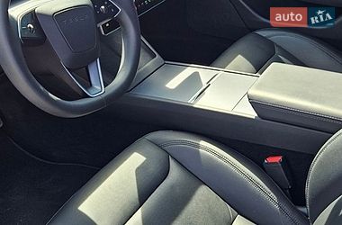 Седан Tesla Model 3 2024 в Львове