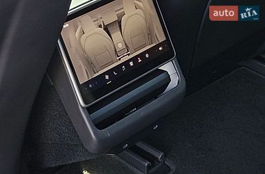 Седан Tesla Model 3 2024 в Львове
