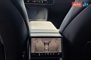 Седан Tesla Model 3 2024 в Львове